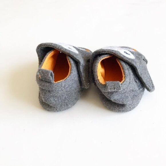 H&M gray penguin soft sole shoes EUC 1-2 months - Picture 3 of 4